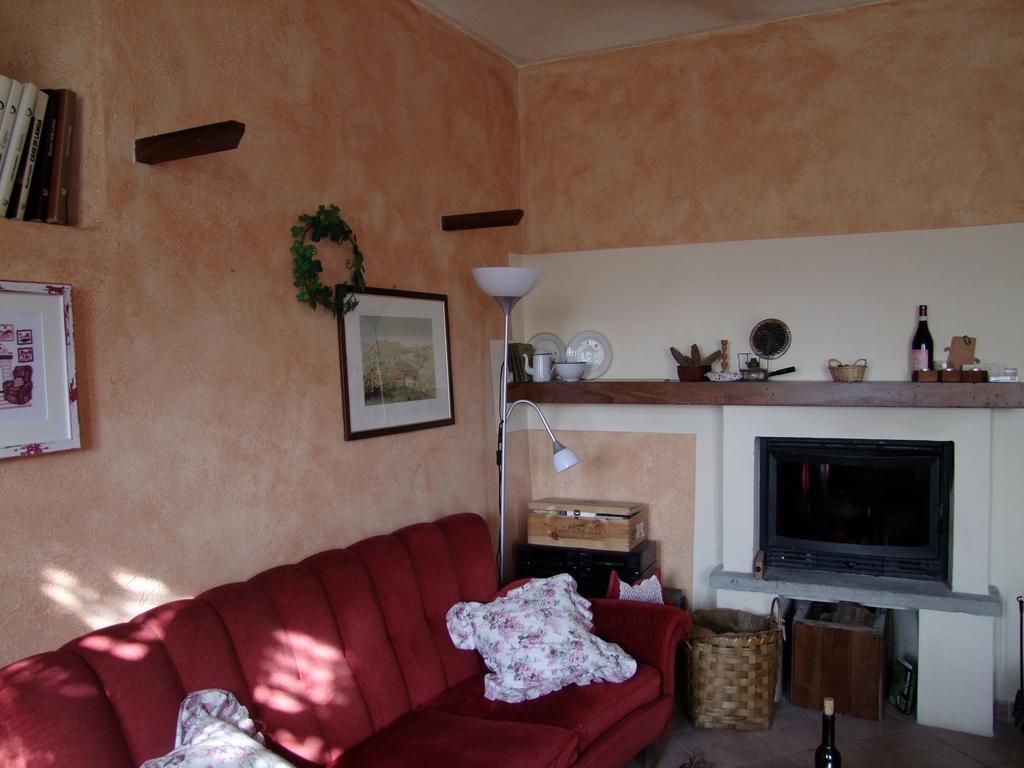 Casa Branzele Bed & Breakfast Trezzo Tinella Exterior foto