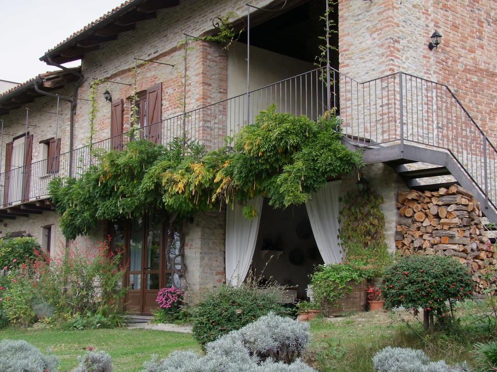 Casa Branzele Bed & Breakfast Trezzo Tinella Exterior foto