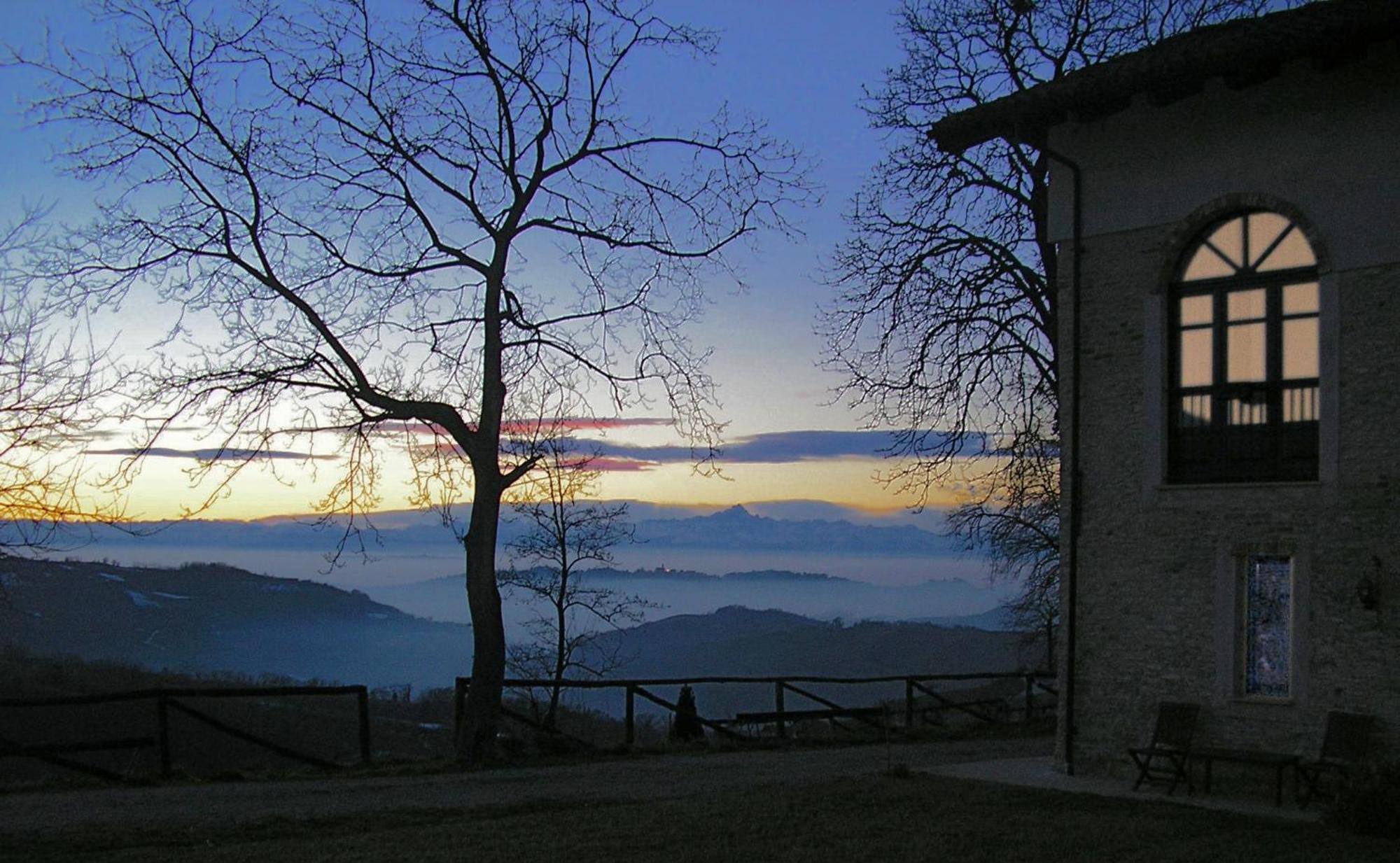 Casa Branzele Bed & Breakfast Trezzo Tinella Exterior foto