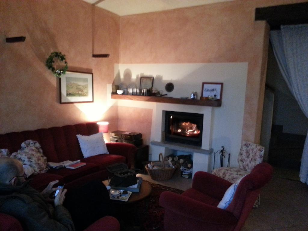 Casa Branzele Bed & Breakfast Trezzo Tinella Exterior foto